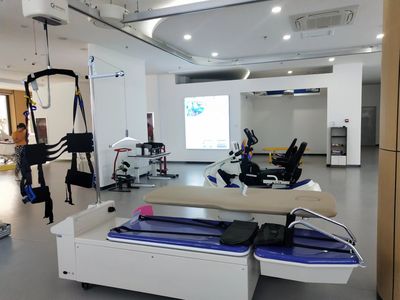 王紹忠一行參觀內(nèi)蒙古康復(fù)輔具暨適老化產(chǎn)品展示服務(wù)示范中心，助力銀發(fā)經(jīng)濟(jì)新發(fā)展